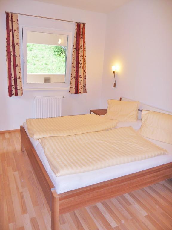 Ferienhaeuser Troester Bad Kleinkirchheim Habitación foto